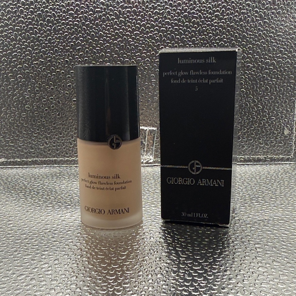 Giorgio Armani Luminous Silk Foundation - # 5